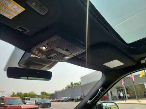 Used 2019 Lincoln Navigator Reserve AWD/4WD image 30
