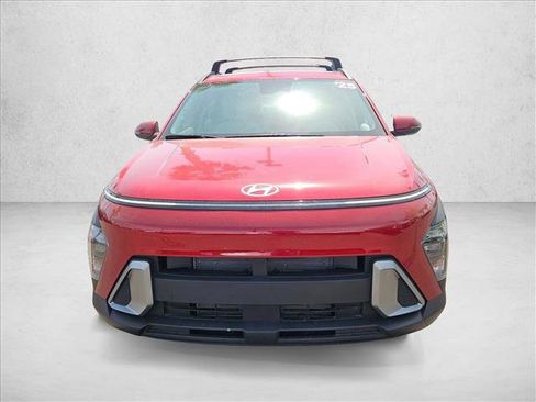 Used 2025 Hyundai Kona SEL FWD image 2
