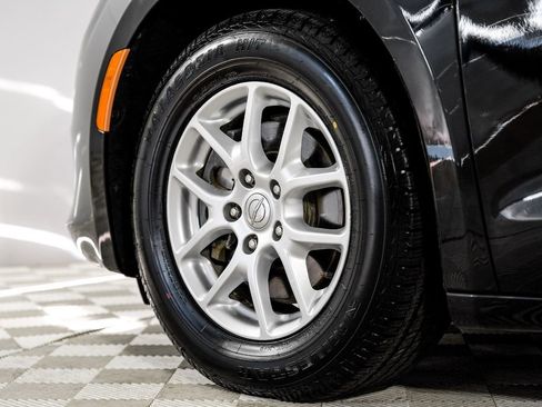 Used 2020 Chrysler Voyager Lxi image 54