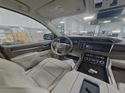 Certified 2023 GMC Yukon Denali image 10