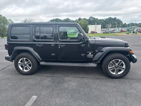 Used 2018 Jeep Wrangler Unlimited Sahara w/ Dual Top Group AWD/4WD image 4