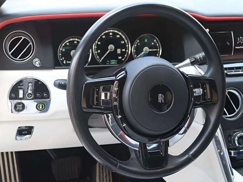 Certified 2019 Rolls-Royce Cullinan AWD/4WD image 11