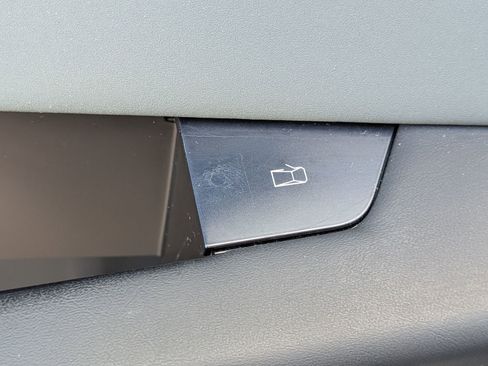 Used 2025 Tesla Cybertruck AWD Crew Cab image 13