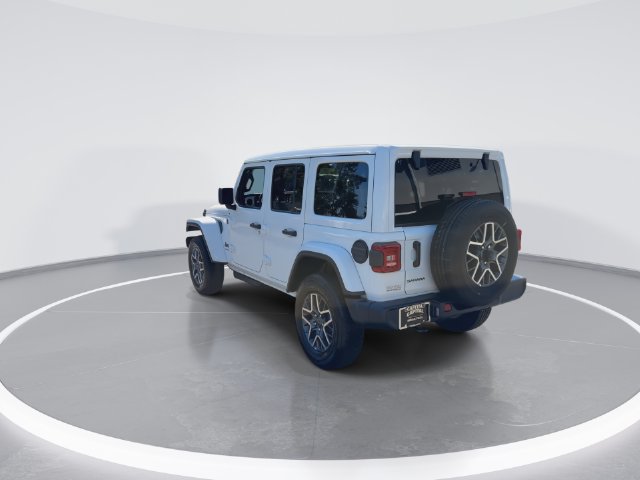 Used 2026 Jeep Wrangler Unlimited Sahara AWD/4WD image 7