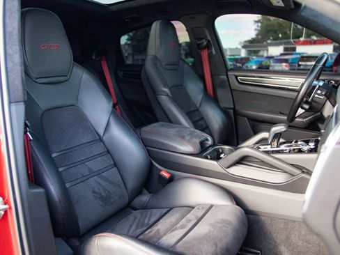 Used 2021 Porsche Cayenne GTS image 27