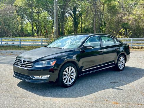 Used 2013 Volkswagen Passat 2.5 SEL Premium image 3