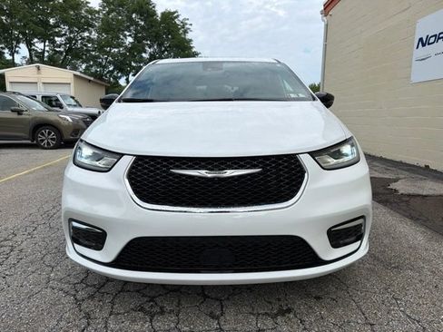 Used 2026 Chrysler Pacifica Select AWD/4WD image 7