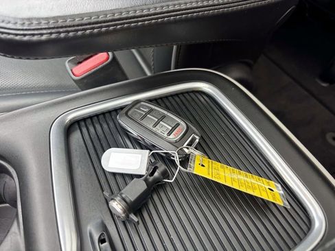 Used 2019 Chrysler Pacifica Limited w/ Advanced Safetytec Group image 35