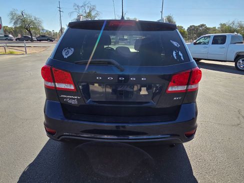 Used 2018 Dodge Journey SXT w/ Premium Group FWD image 4
