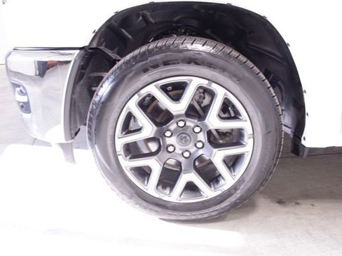 Used 2025 RAM 1500 Laramie image 10