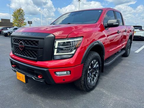 Used 2023 Nissan Titan PRO-4X w/ Pro-4x Convenience Package AWD/4WD image 8