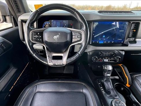 Used 2023 Ford Bronco Badlands image 8