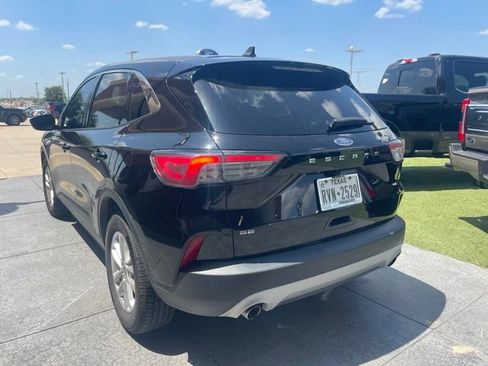 Used 2022 Ford Escape SE w/ Convenience Package FWD image 4
