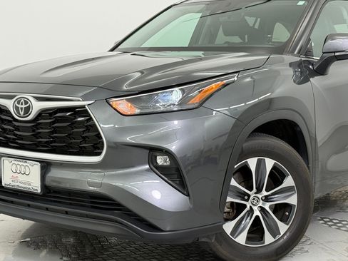 Used 2023 Toyota Highlander XLE image 25