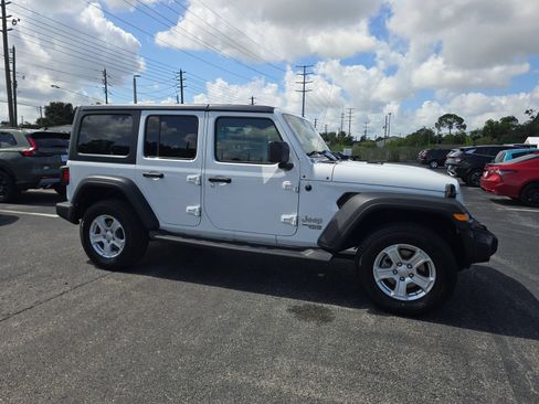 Used 2018 Jeep Wrangler Unlimited Sport S AWD/4WD image 2