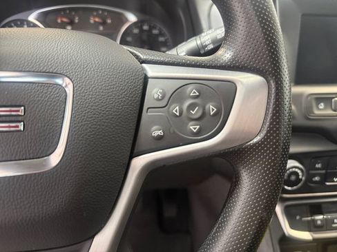 Used 2024 GMC Terrain SLE AWD/4WD image 24