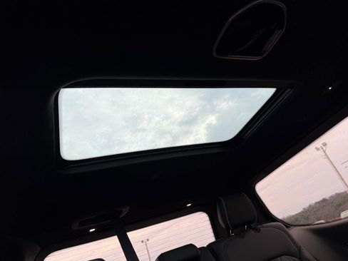 Used 2024 Jeep Grand Wagoneer Series III image 30