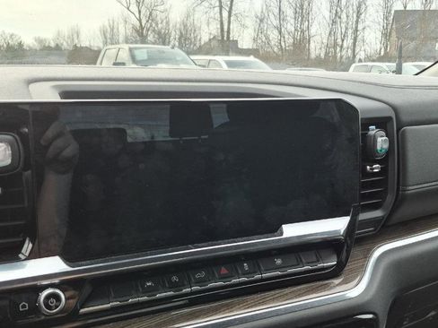 Used 2024 GMC Sierra 1500 Elevation image 8