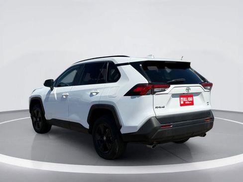 Used 2025 Toyota RAV4 XLE AWD/4WD image 5