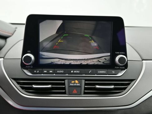 Used 2025 Nissan Altima 2.5 SR AWD/4WD image 13