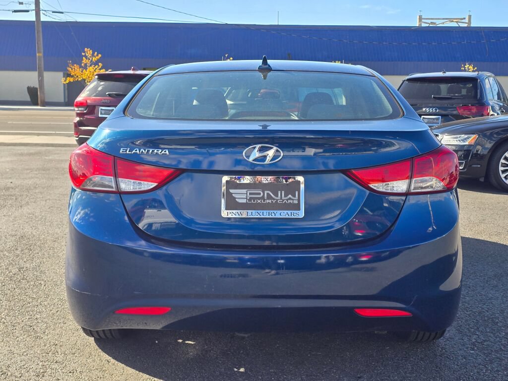 Used 2013 Hyundai Elantra GLS FWD image 7