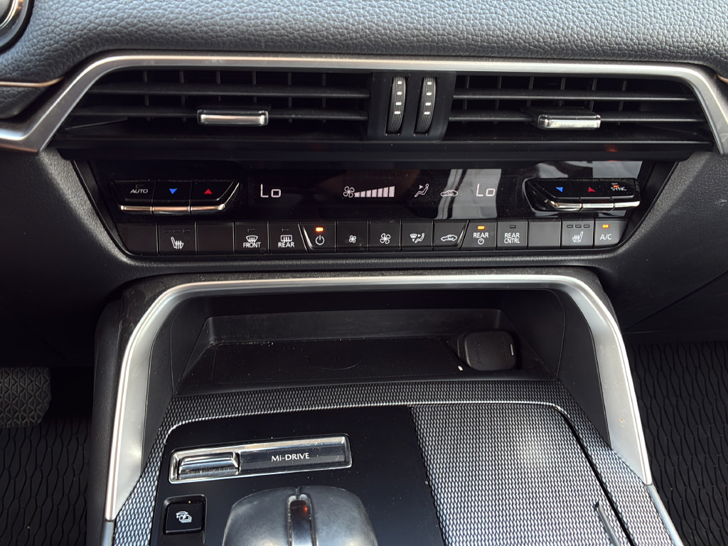 Used 2024 MAZDA CX-90 Plug-In Hybrid w/ Premium Pkg AWD/4WD image 21