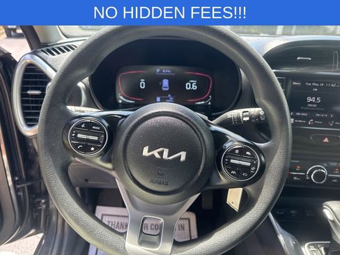Used 2023 Kia Soul LX w/ LX Technology Package FWD image 20