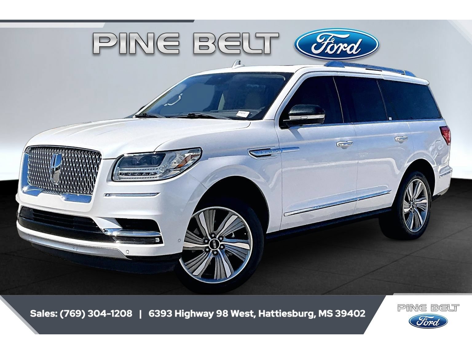 Used 2018 Lincoln Navigator Select w/ Technology Package RWD image 10