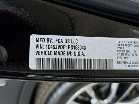 Used 2024 Jeep Wagoneer Series III w/ Premium Group I AWD/4WD image 24