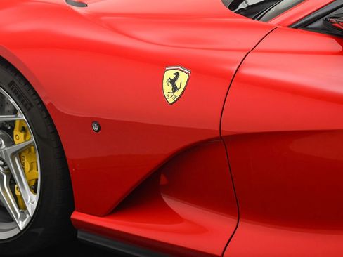 Used 2018 Ferrari 812 Superfast RWD image 35