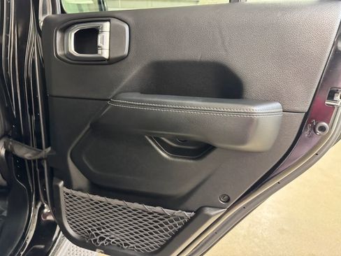 Used 2021 Jeep Wrangler Unlimited Sahara image 25