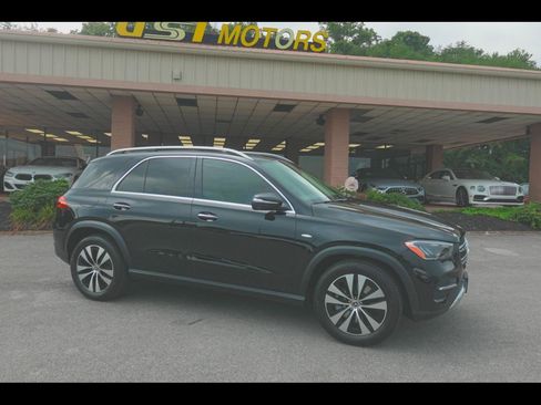 Used 2025 Mercedes-Benz GLE 450e 4MATIC image 1