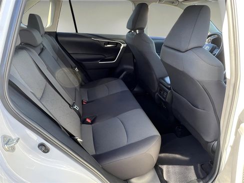Certified 2021 Toyota RAV4 XLE image 18