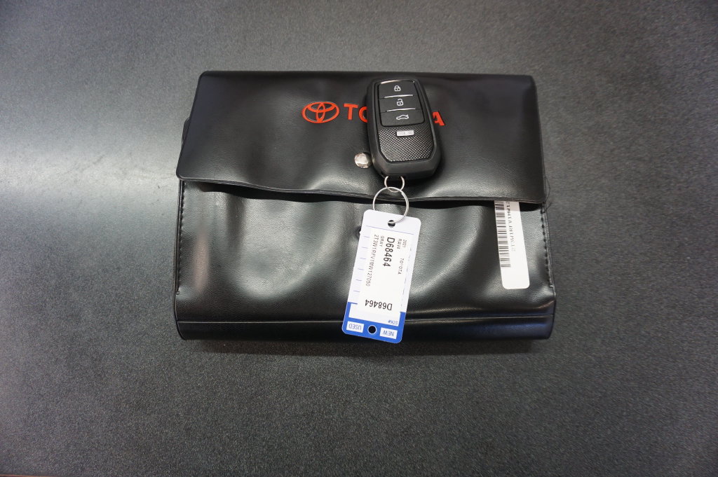 Used 2021 Toyota RAV4 XLE FWD image 18