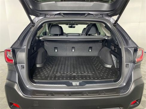 Used 2025 Subaru Outback Onyx Edition image 18