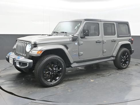 Used 2023 Jeep Wrangler Unlimited Sahara AWD/4WD image 5
