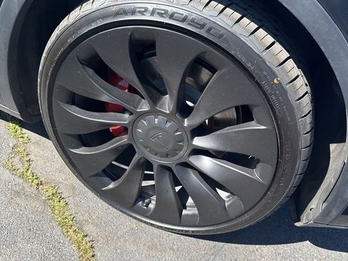 Used 2021 Tesla Model Y Long Range AWD/4WD image 4