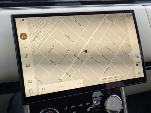 Used 2023 Land Rover Range Rover Long Wheelbase SE image 13