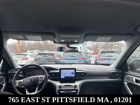 Used 2022 Ford Explorer XLT image 18