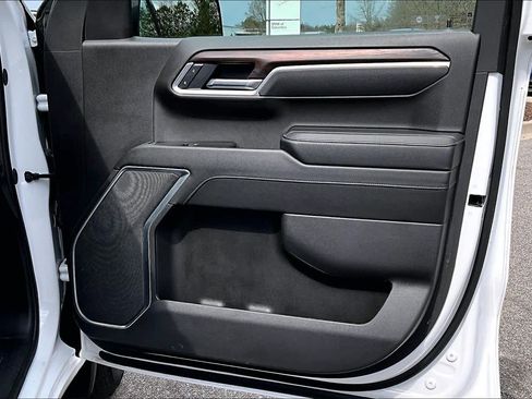 Used 2025 GMC Sierra 1500 SLT image 25