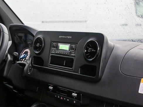 Used 2024 Mercedes-Benz eSprinter 170 Cargo image 12