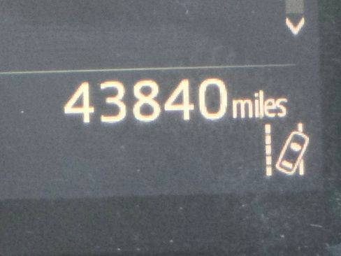 Used 2019 Toyota Camry LE image 16