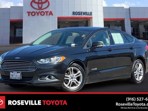 Used 2015 Ford Fusion SE FWD image 1