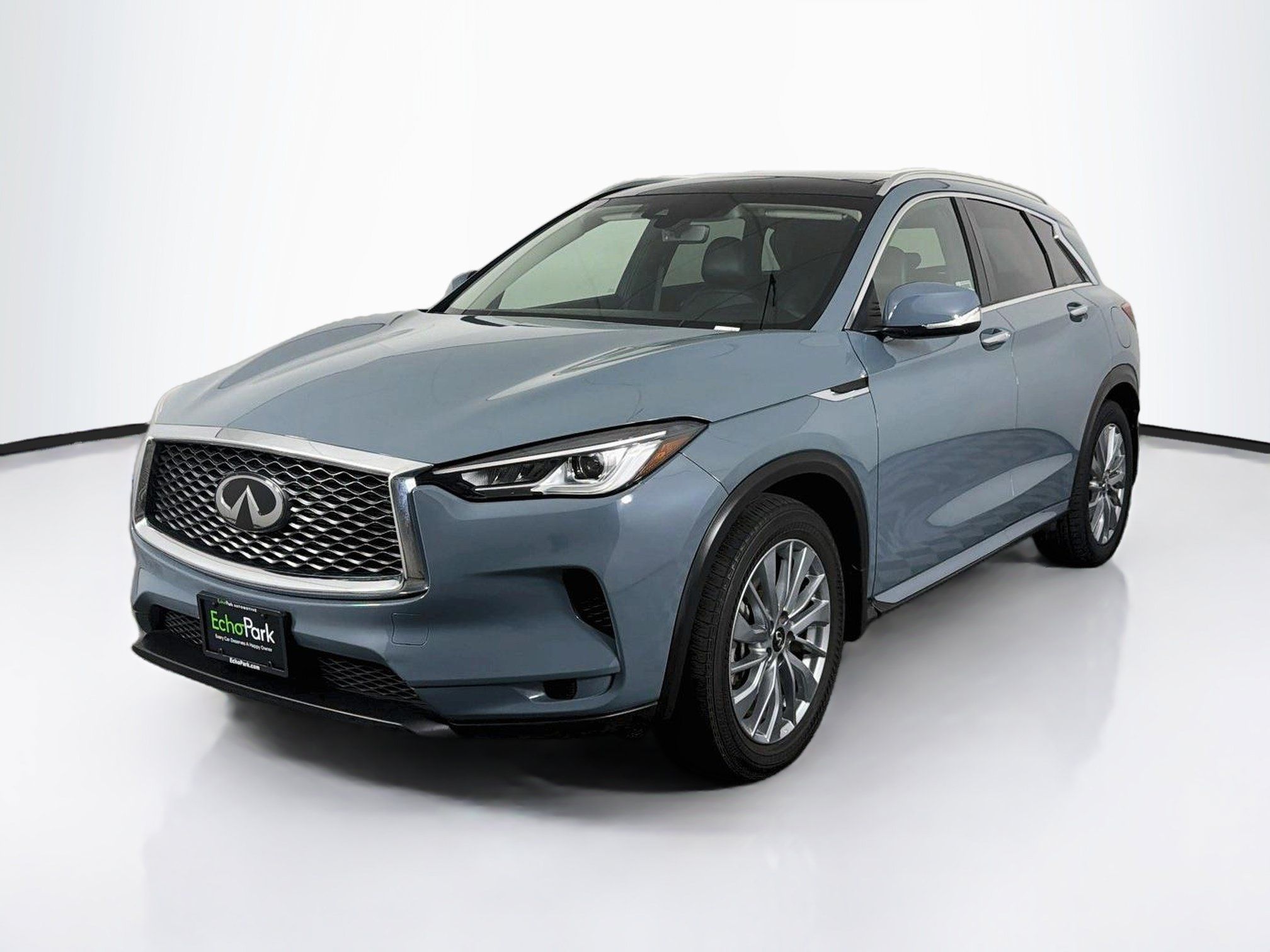 Used 2023 INFINITI QX50 Luxe FWD image 3