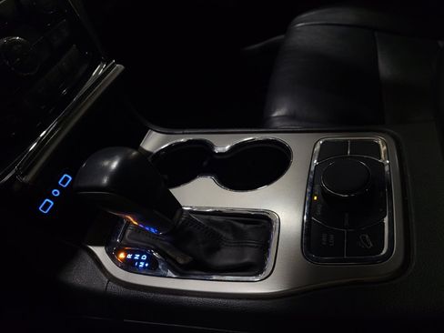 Used 2022 Jeep Grand Cherokee Limited image 26