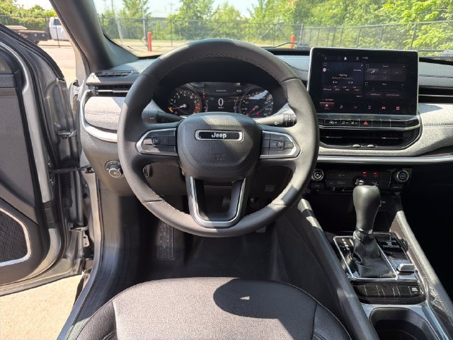 Used 2024 Jeep Compass Latitude AWD/4WD image 26