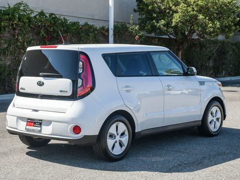 Used 2016 Kia Soul EV FWD image 9