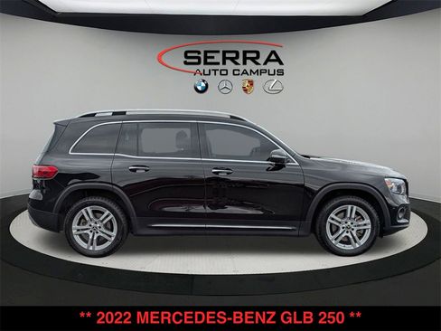 Used 2022 Mercedes-Benz GLB 250 4MATIC image 11