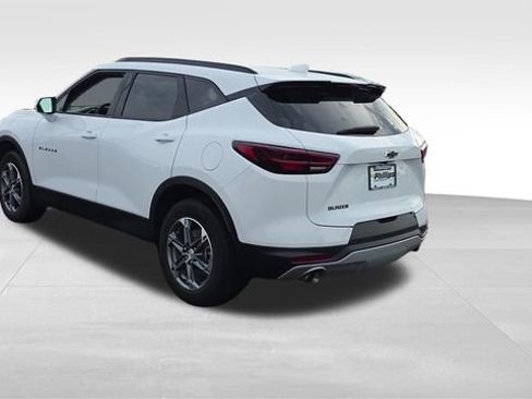 Certified 2024 Chevrolet Blazer LT w/ Convenience Package FWD image 3