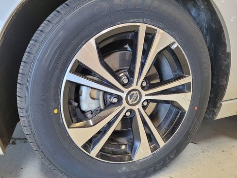 Used 2023 Nissan Sentra SV image 31